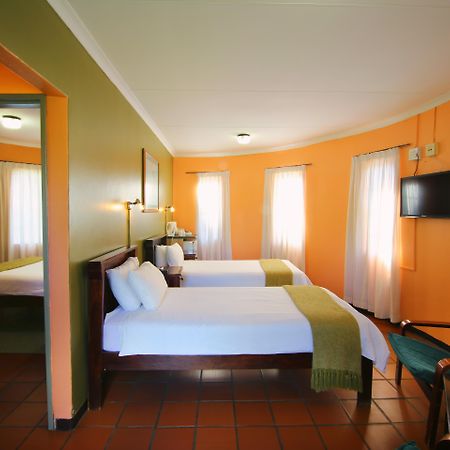 Kalahari Arms Hotel Khemsbok Esterno foto