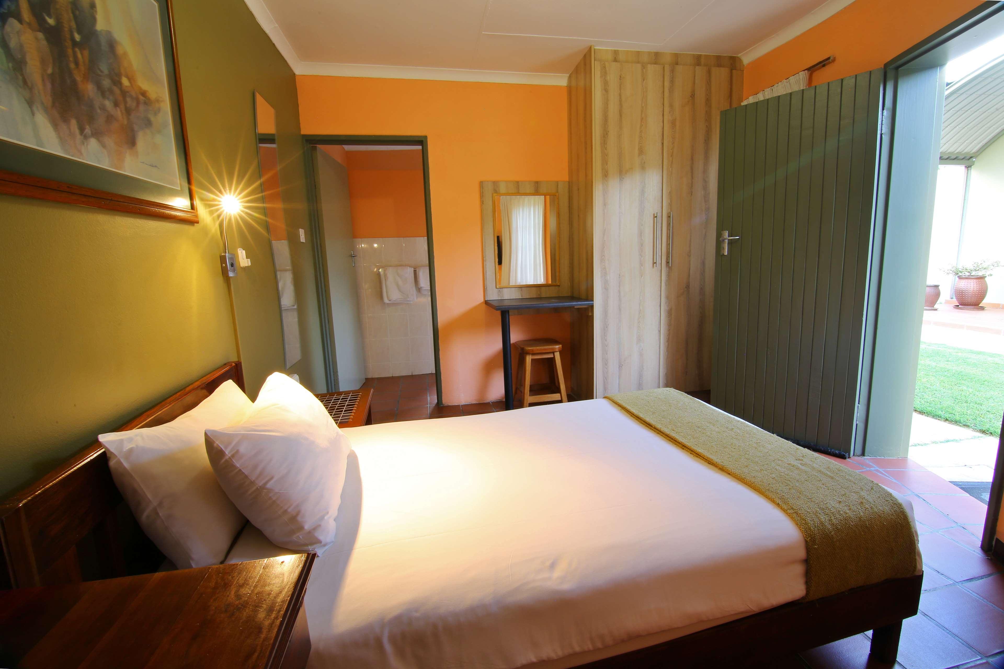 Kalahari Arms Hotel Khemsbok Esterno foto