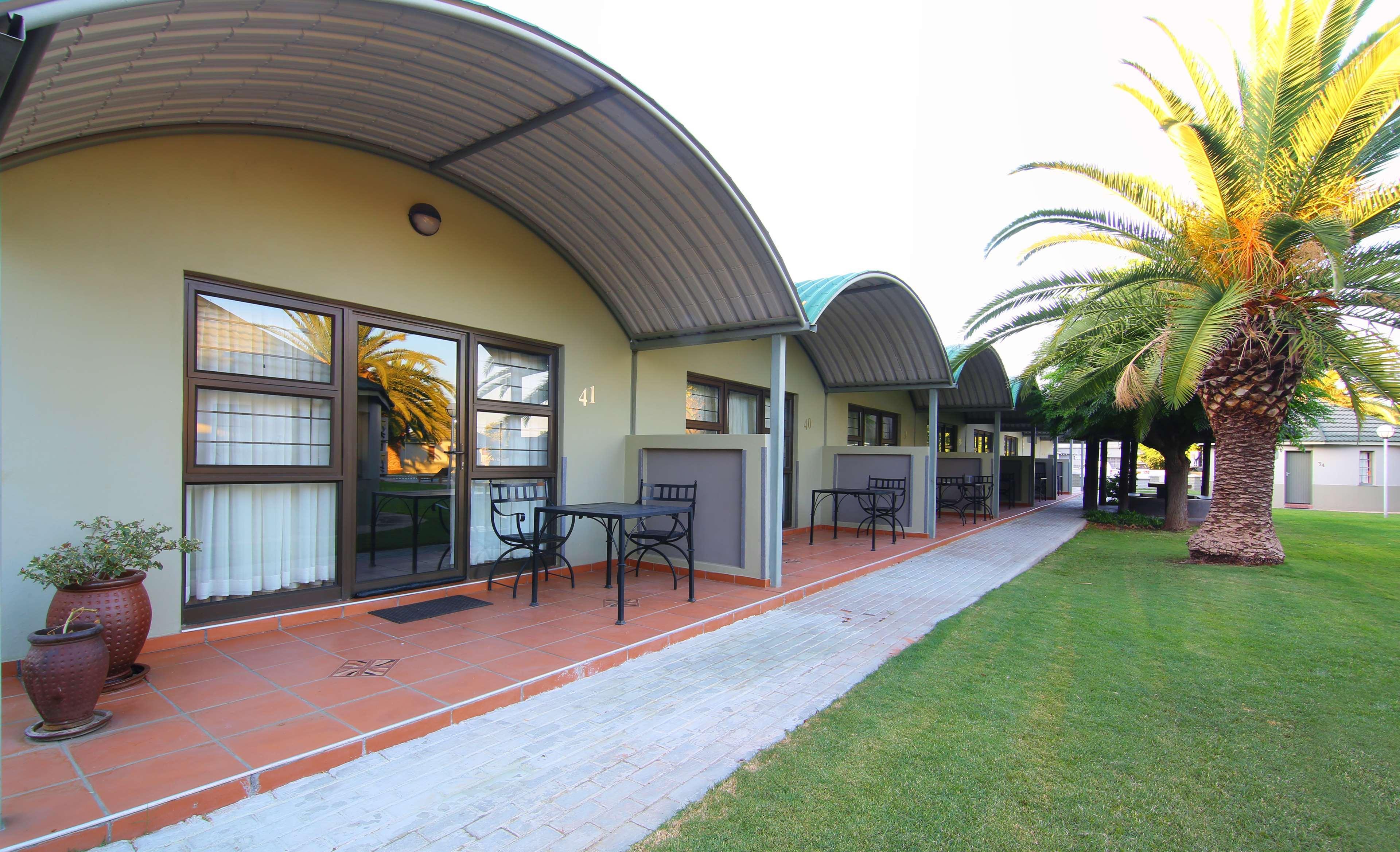 Kalahari Arms Hotel Khemsbok Esterno foto