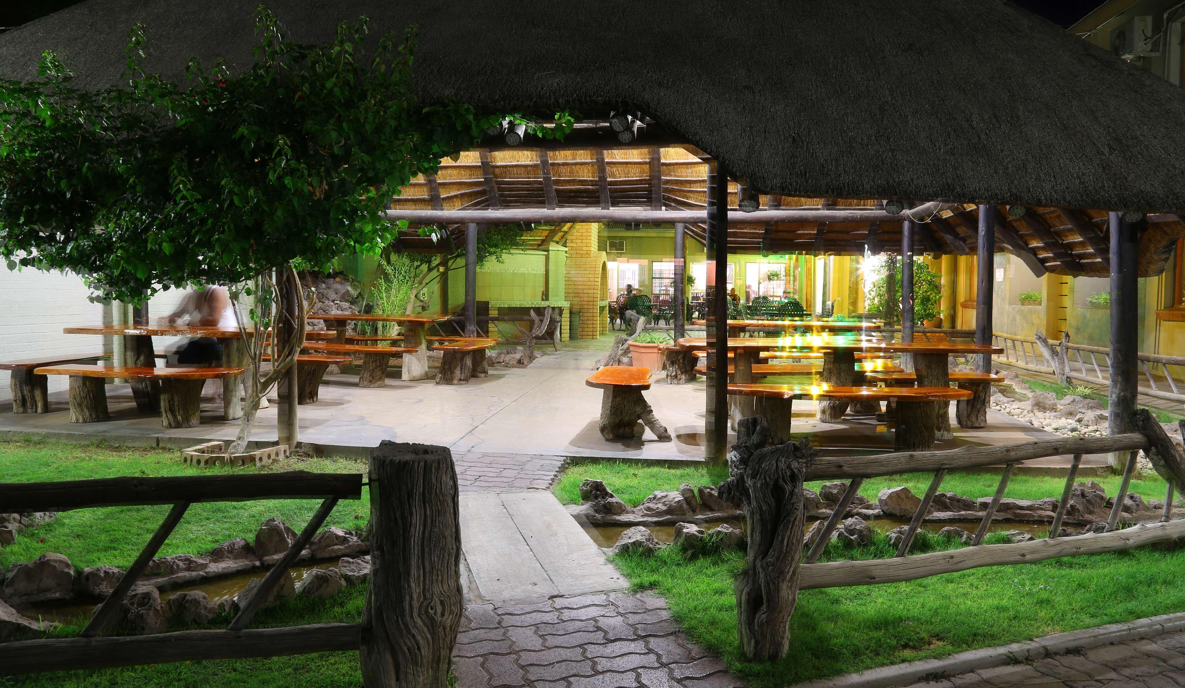 Kalahari Arms Hotel Khemsbok Esterno foto
