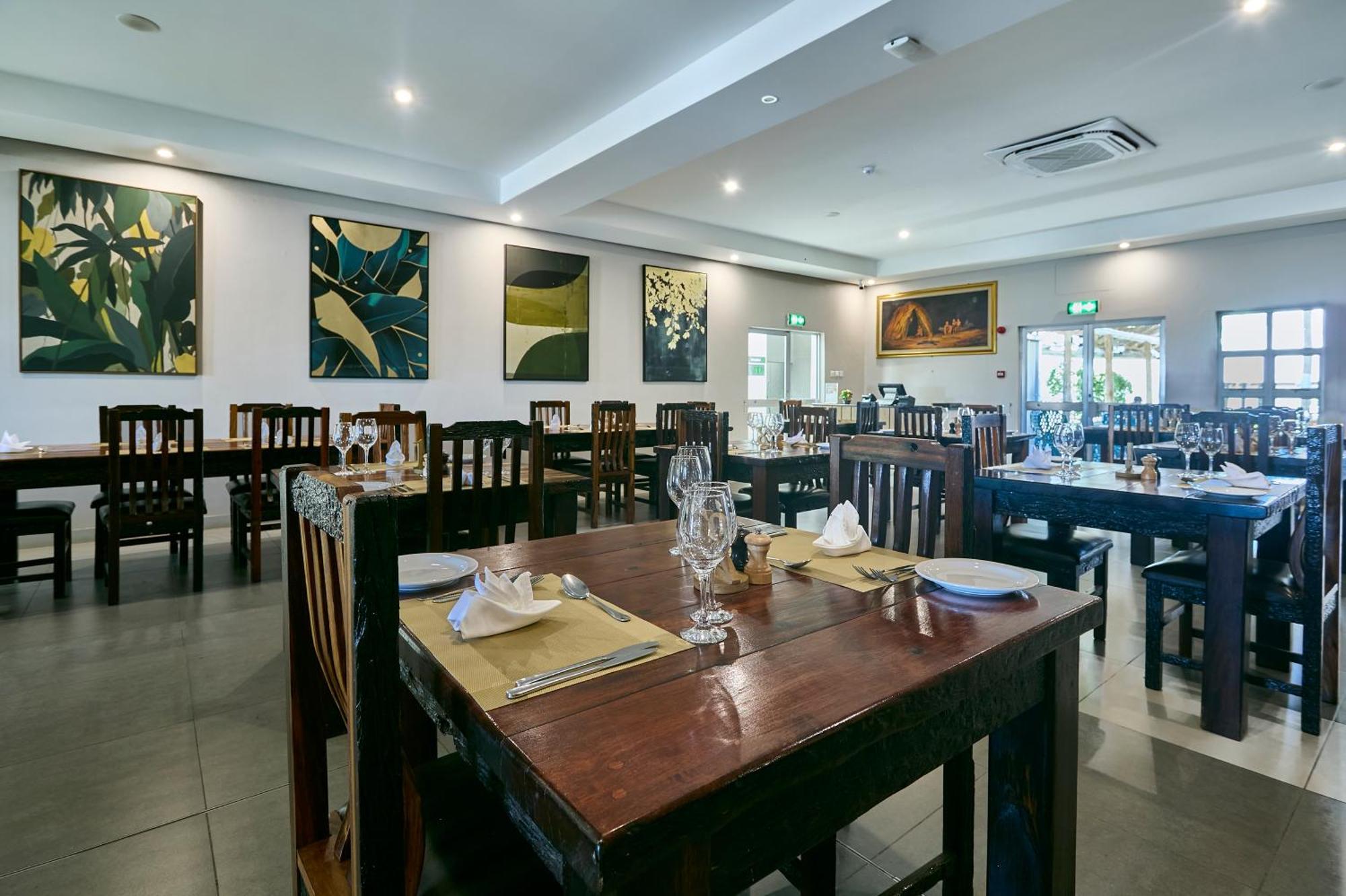 Kalahari Arms Hotel Khemsbok Esterno foto
