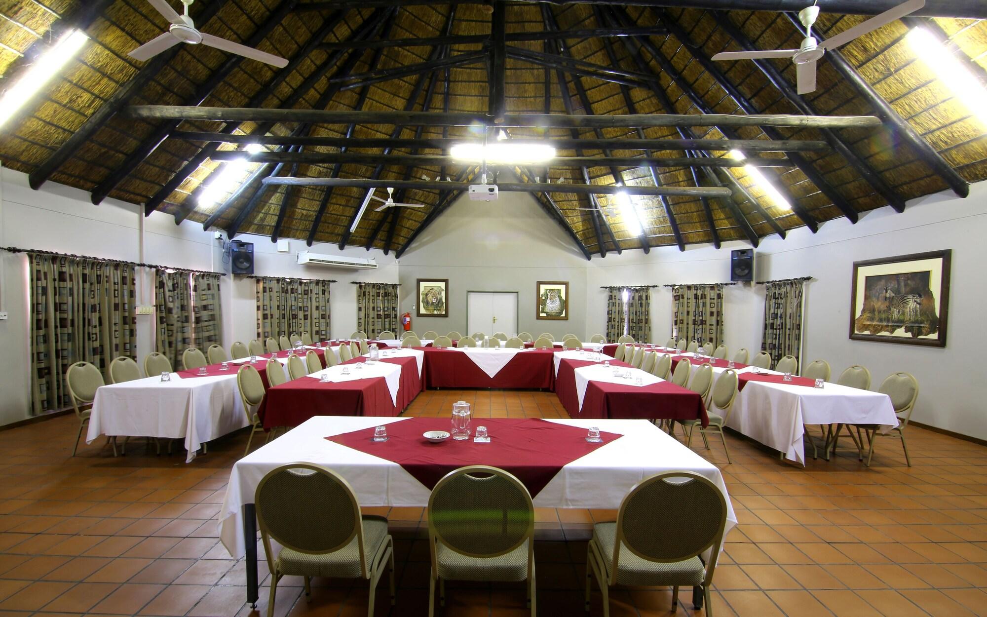 Kalahari Arms Hotel Khemsbok Esterno foto