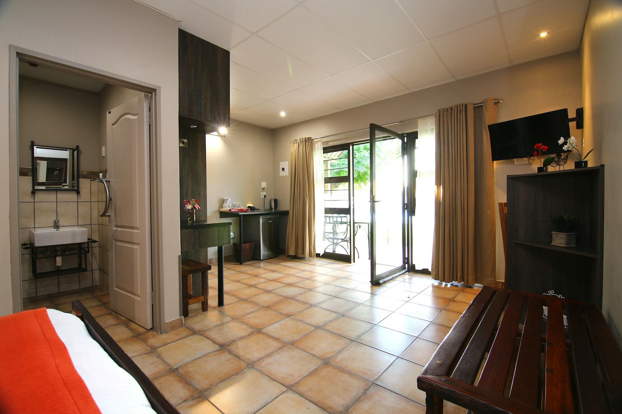Kalahari Arms Hotel Khemsbok Esterno foto