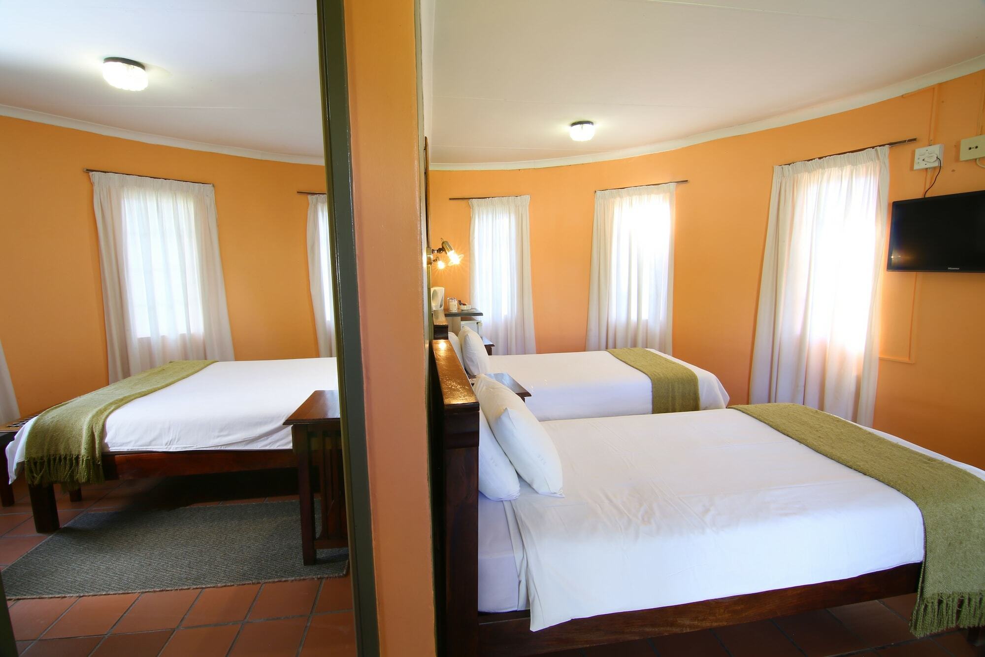Kalahari Arms Hotel Khemsbok Esterno foto